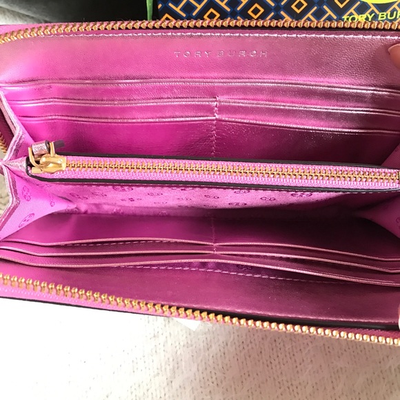 Price Firm* Tory Burch Crinkle Metallic Zip Wallet - Picture 5 of 8